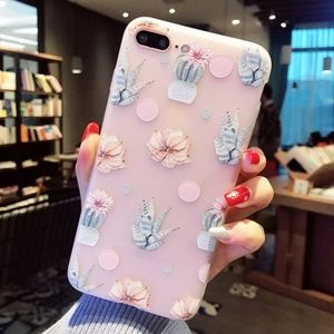 ▪️NWT Floral/Cactus iPhone 8 Plus Case